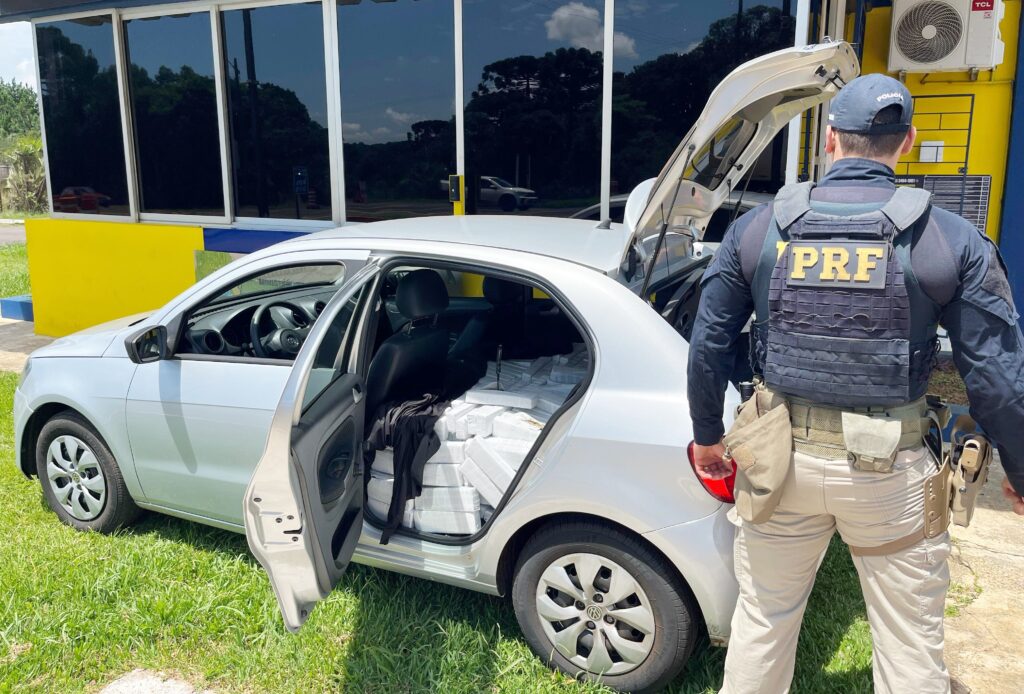 PRF localizou quase 400 quilos de maconha em veículo abordado na BR-277, em Guarapuava