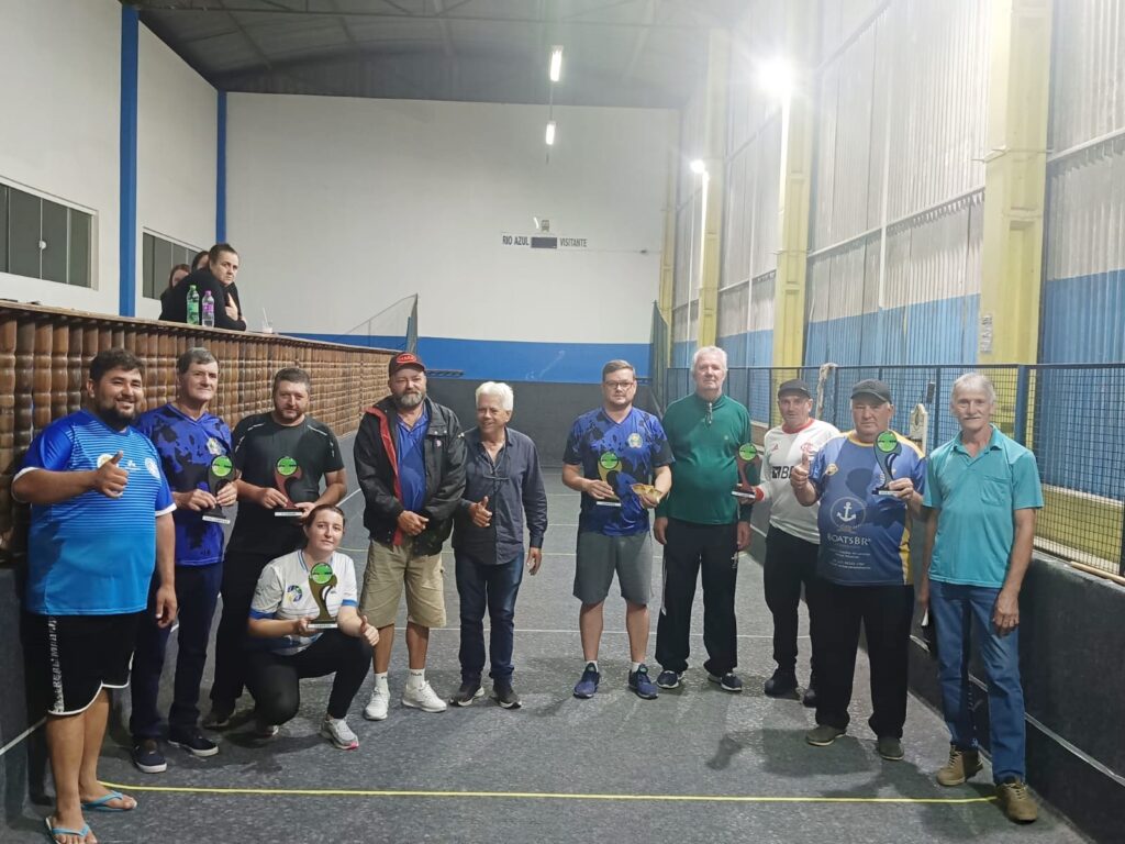 Premiação dos atletas que disputaram o Campeonato Rio-Azulense de Bocha