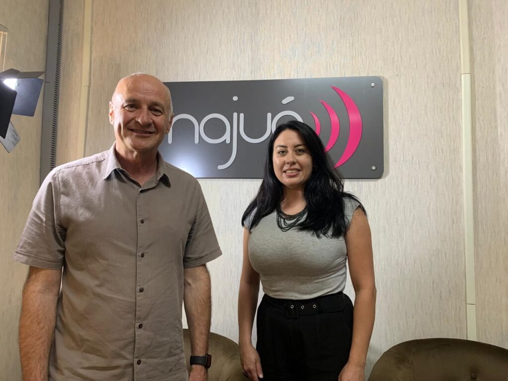 Durante entrevista à reportagem da Najuá, o secretário de Indústria e Comércio, Oscar Machau, e a coordenadora da sala do empreendedor, Aline Cordeiro, relataram como funciona a plataforma Contrata + Brasil