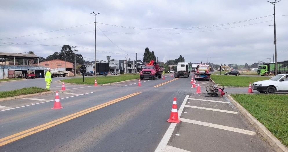 Colisão transversal entre carro e moto ocorreu na BR-373, em Imbituva