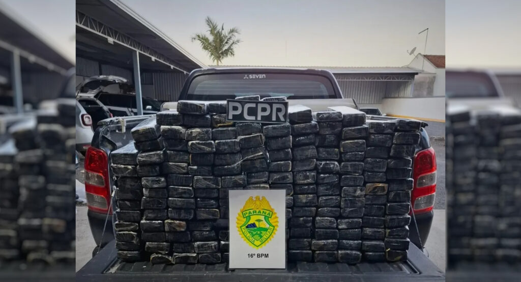 Policiais civis e militares encontraram 121 quilos de maconha em veículo que se envolveu em acidente na PR-160, em Prudentópolis