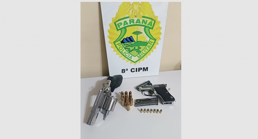 PM de Imbituva apreendeu duas armas e munições que estavam com motorista de um veículo Saveiro abordado no centro da cidade