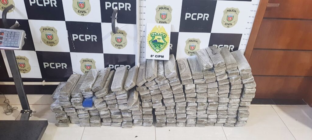 PM apreendeu 155 quilos de maconha que estavam sendo transportados em veículo Ford Ka abordado na BR-153, em Irati