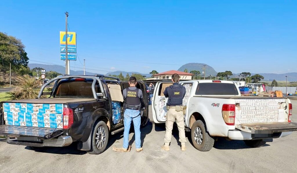 Equipes da Polícia Federal (PF) e da Polícia Rodoviária Federal (PRF) apreenderam aproximadamente 100 mil maços de cigarros de origem estrangeira na BR-373, em Guamiranga