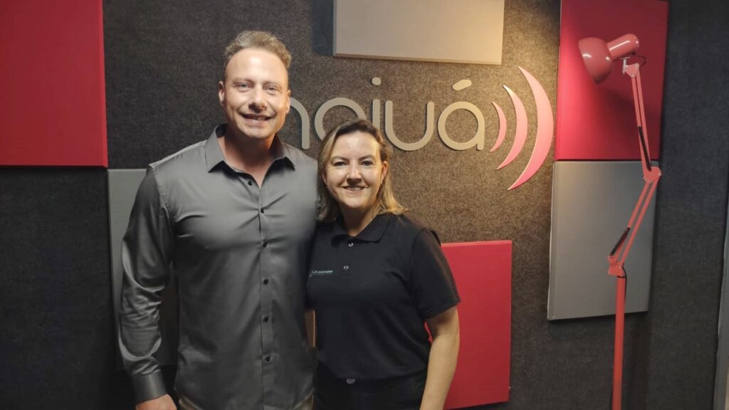 Doutor Júlio Nahás e a diretora administrativa do CIS/Amcespar, Ângela Maria da Cruz Cardoso, falaram sobre a prevenção das doenças cardiovasculares em participação no programa "Meio Dia em Notícias" da Super Najuá