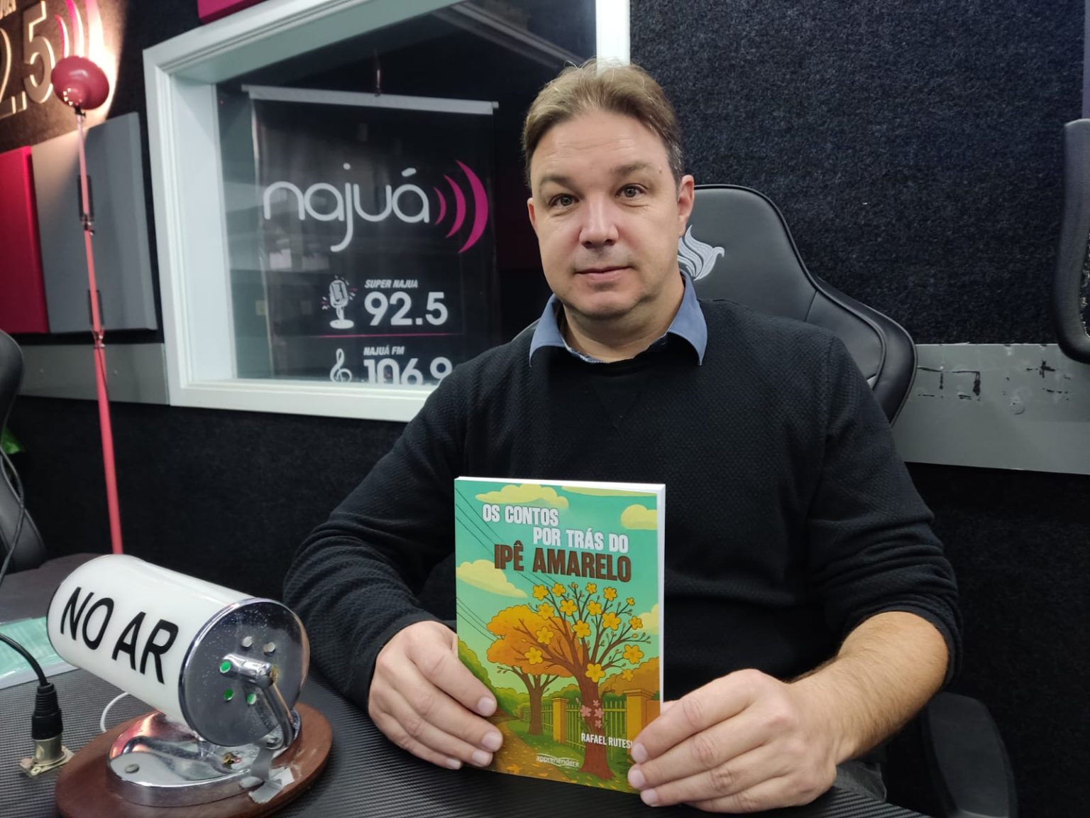 Rafael Ruteski lança livro em homenagem à esposa - Rádio Najuá